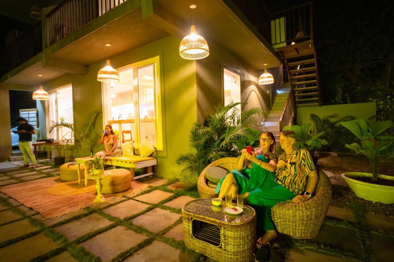 Locomo Boutique, Morjim - Stay Work Eat מראה חיצוני תמונה